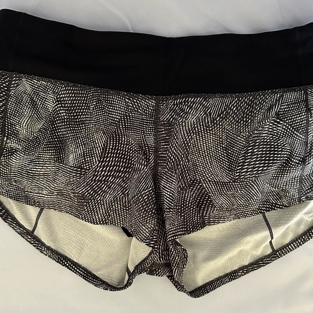 Lululemon speed up shorts size 6